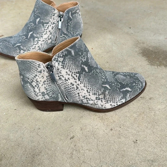 Lucky Brand Faux Snake Skin Booties Size 7 - Picture 7 of 13
